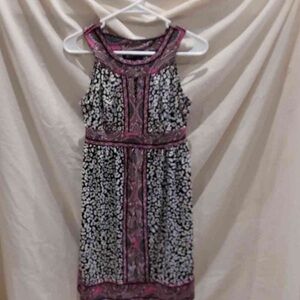 Stylish Sleeveless Dress with Pink and Black Pattern